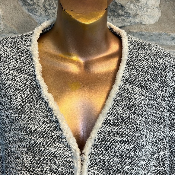 Black and Cream jacket - Picture 3 of 10